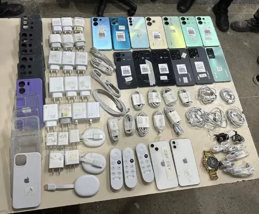 Na Bahia, homens são presos ao tentarem entregar celulares escondido em presídio