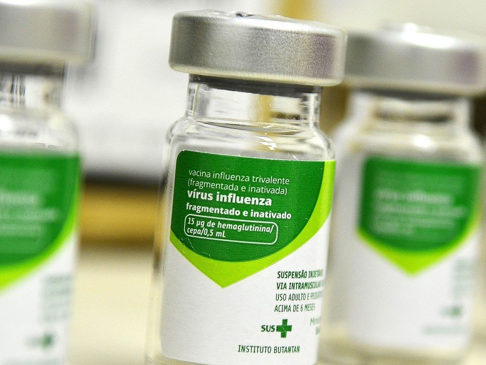 Mortes por gripe no Brasil já chegam a 199 casos; vacinação está aberta a toda a população