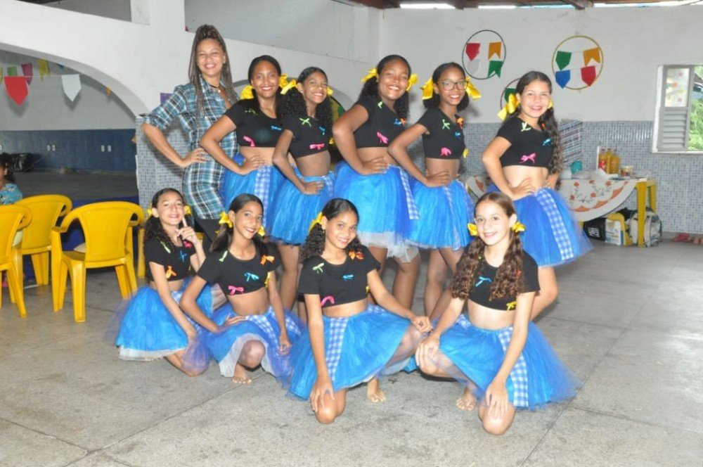 Arraiá da AABB encerra semestre de atividades com comemoração junina e apresentações de alunos das escolas municipais