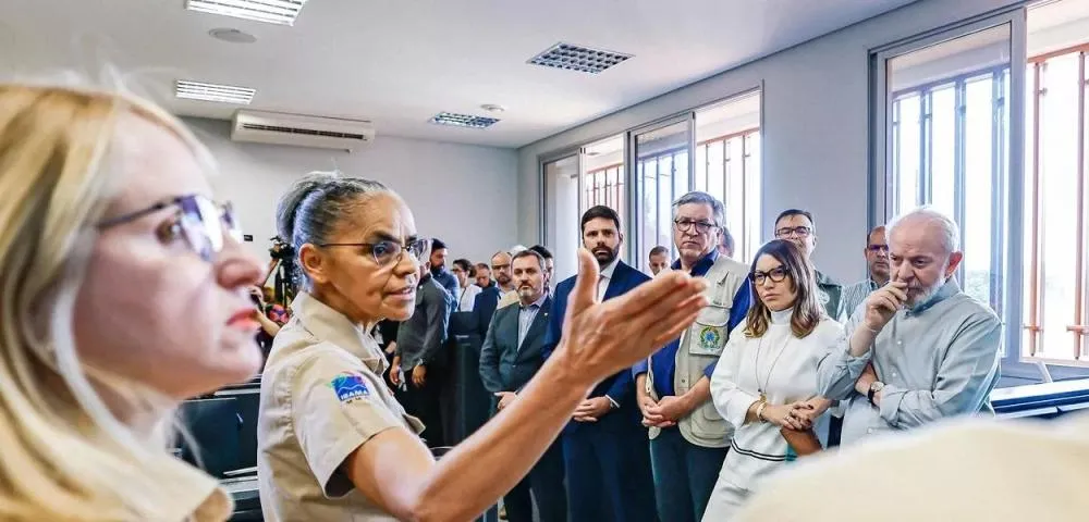 "Tem gente colocando fogo de maneira ilegal", diz Lula, sobre relatos do Ibama