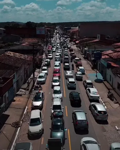 Gustavo Carmo lidera a maior carreata da história de Alagoinhas