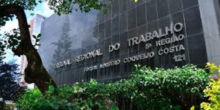 Justiça proíbe funcionamento de lojas no feriado em Salvador; shoppings não abrirão