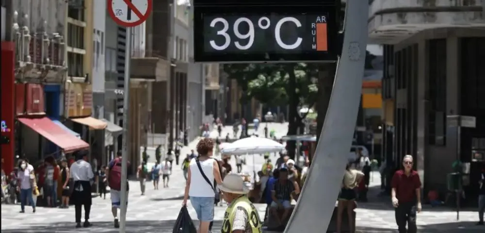 Onda de calor começa nesta semana, prometendo recordes históricos; confira as regiões mais afetadas