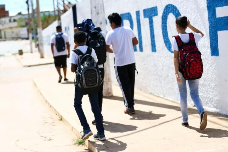 Número de jovens no ensino médio aumenta 61% em 6 anos