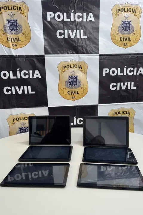 Polícia recupera tablets furtados de colégio da Bahia