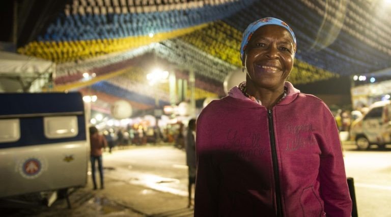“É a festa que eu mais gosto, o São João”, disse a catadora de materiais recicláveis, Ana Rita dos Santos, no circuito oficial, em Alagoinhas