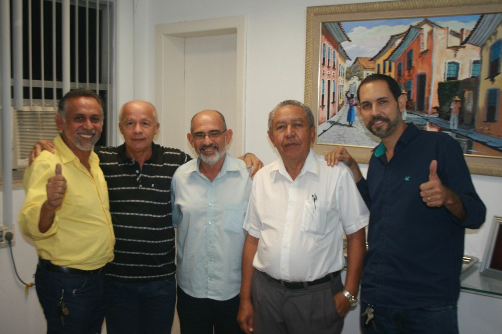 Gomes emite nota de agradecimento aos servidores, imprensa e comunidade.