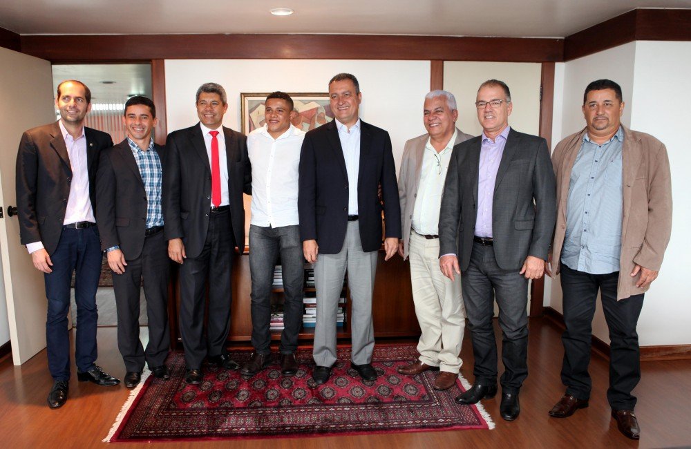 Prefeito Nena discute o desenvolvimento de Inhambupe com o Governador.