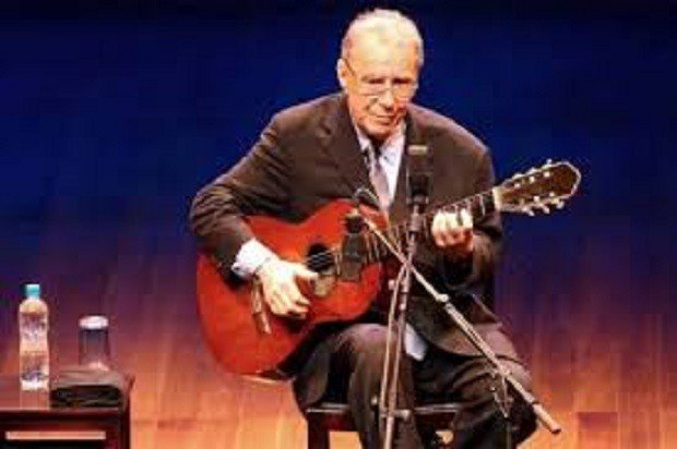João Gilberto, pai da bossa nova, morre aos 88 anos