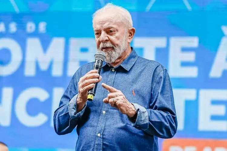 Lula sanciona Acredita, com crédito para CadÚnico e Desenrola para MEIs