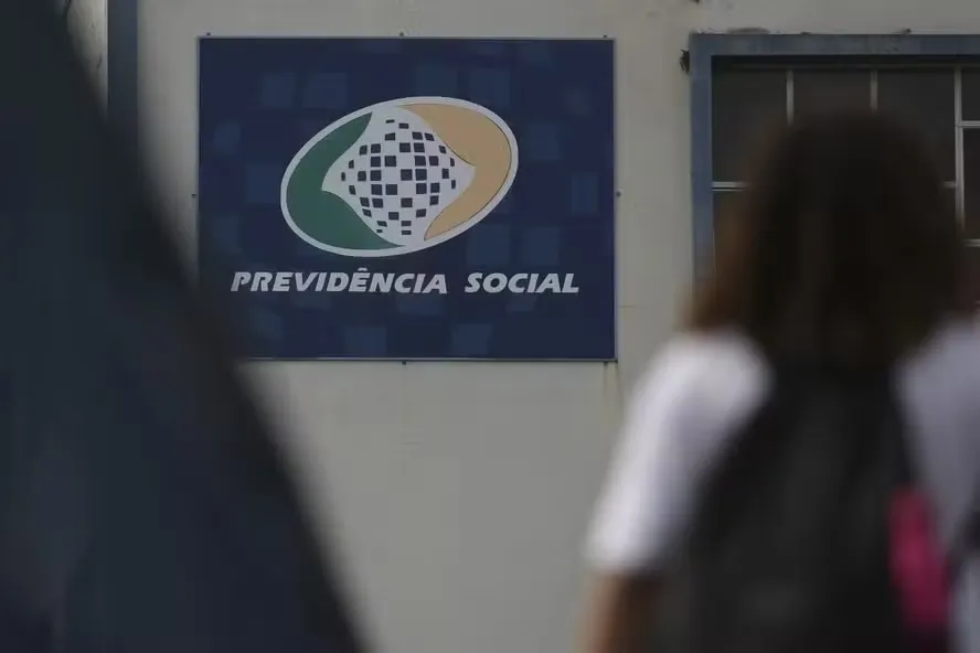 Estados e municípios enfrentam pressão para adequar regras previdenciárias à União com PEC 66