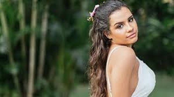 Morre blogueira que casou sozinha após término de relacionamento