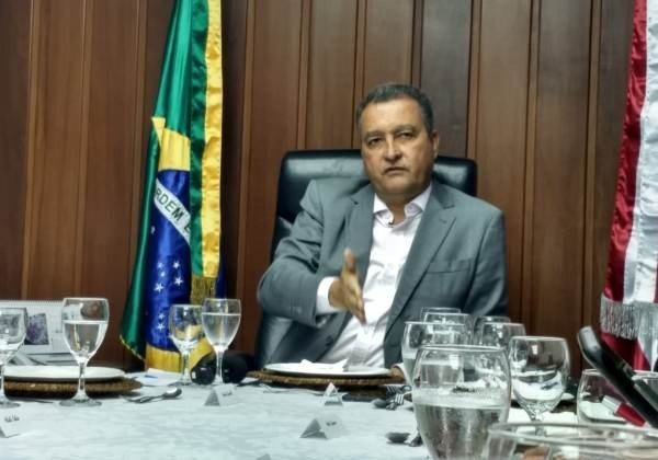 Governador anuncia nomeação de mais professores e coordenadores