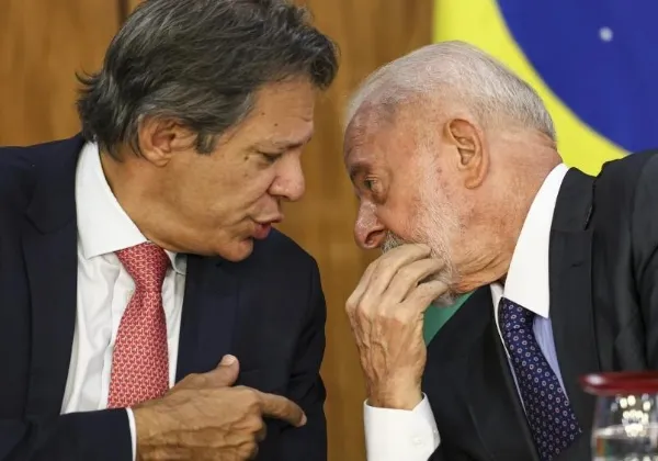 Governo deve anunciar corte de gastos após conversa com Congresso