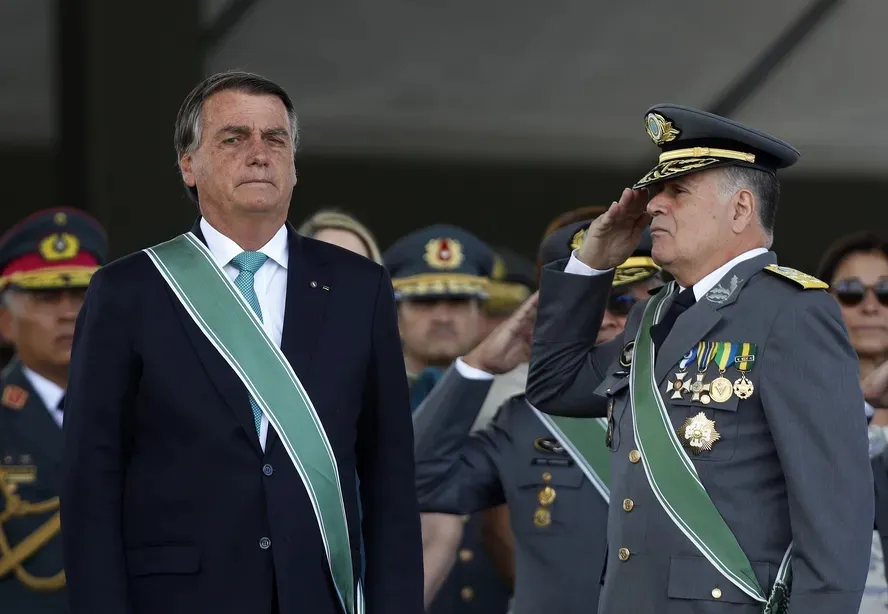 Ex-comandantes do Exército e Aeronáutica revelaram à PF que Bolsonaro apresentou plano de golpe; veja os depoimentos