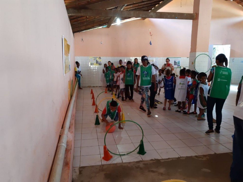 Jogos cooperativos em escolas do distrito de Boa União