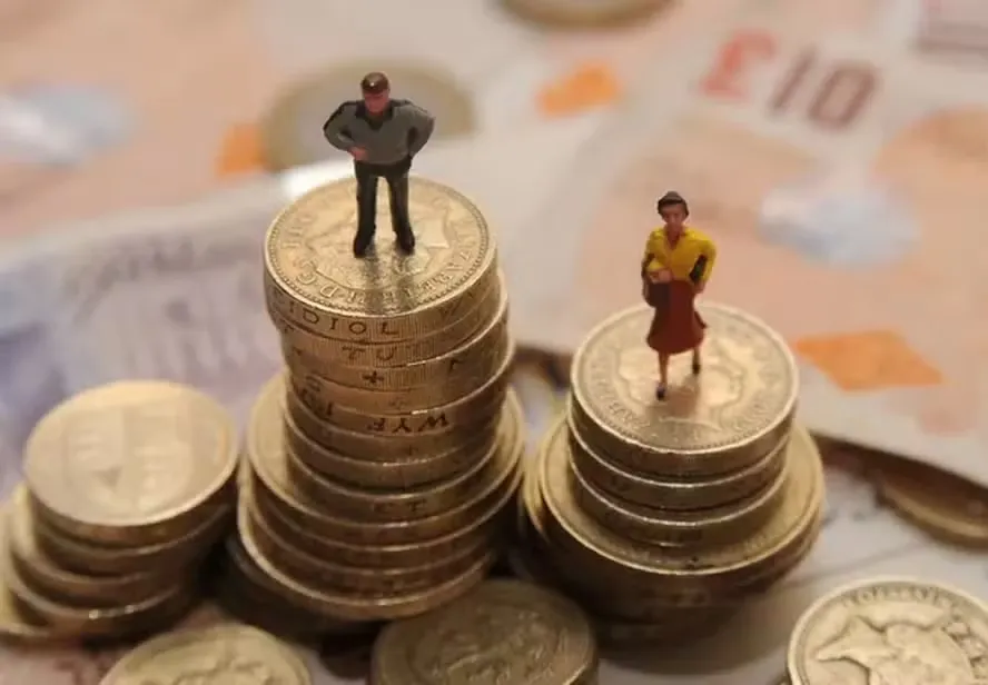 Lei de igualdade salarial enfrenta barreiras no mercado de trabalho