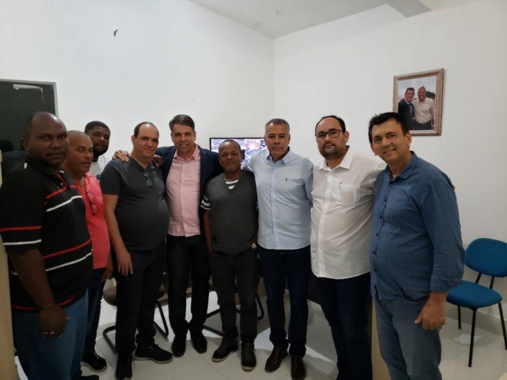 Joaquim media negociação e a greve termina
