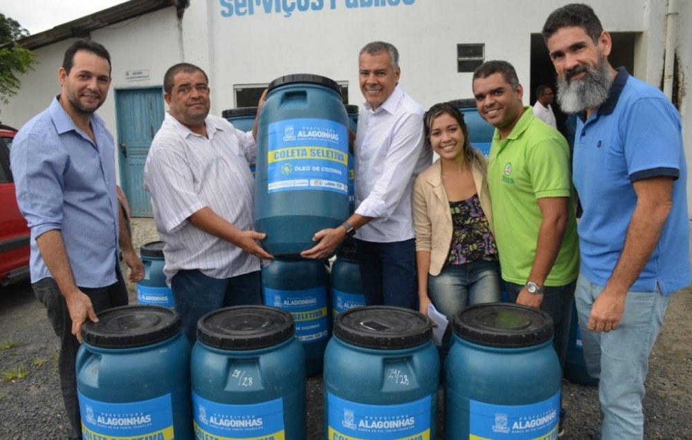 Prefeitura firma parcerias para o descarte correto de óleo usado