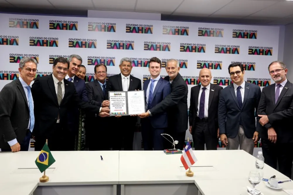 Governador autoriza obra de pavimentação em trecho da rodovia BA-782, no Litoral Norte