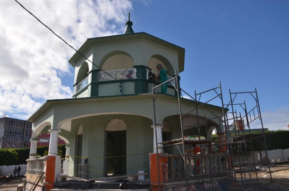 Com obras em ritmo acelerado, Praça J.J. Seabra ganha nova forma e logo será devolvida à população