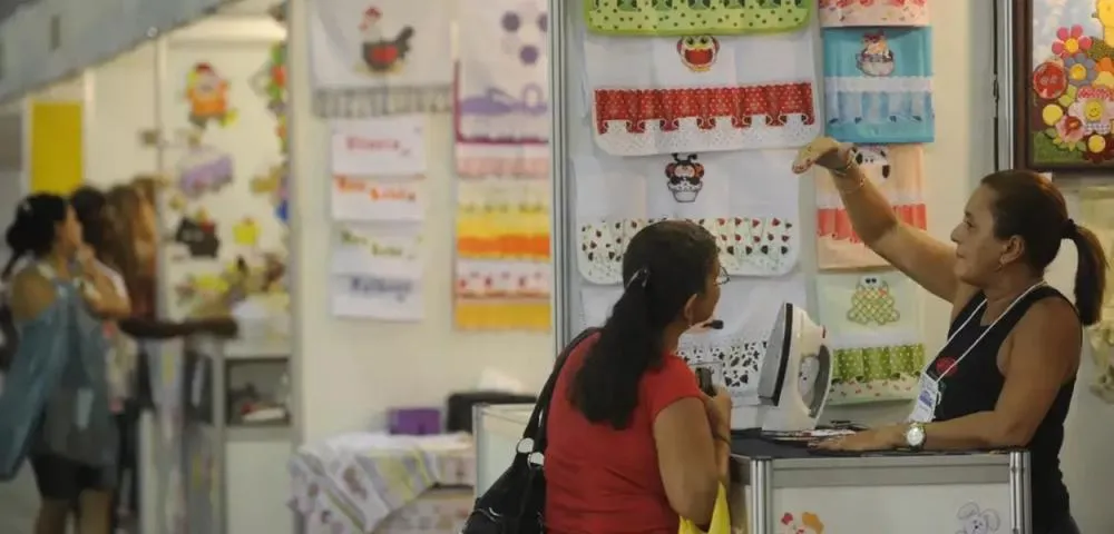 Programa Acredita no Primeiro Passo libera R$ 623,3 milhões em crédito para 68,4 mil pessoas