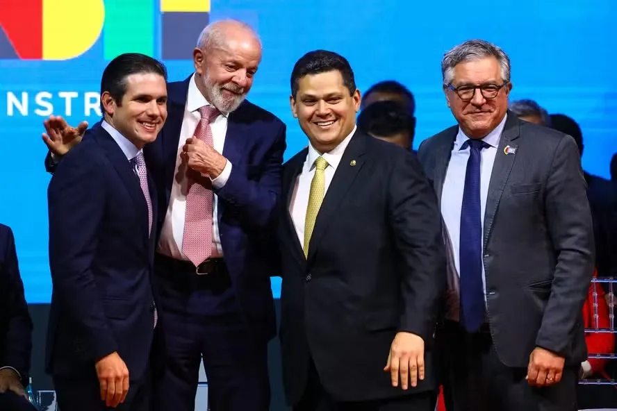 Fim do carnaval: no Congresso, governo quer votar Orçamento e isenção do IR; oposição mira na anistia