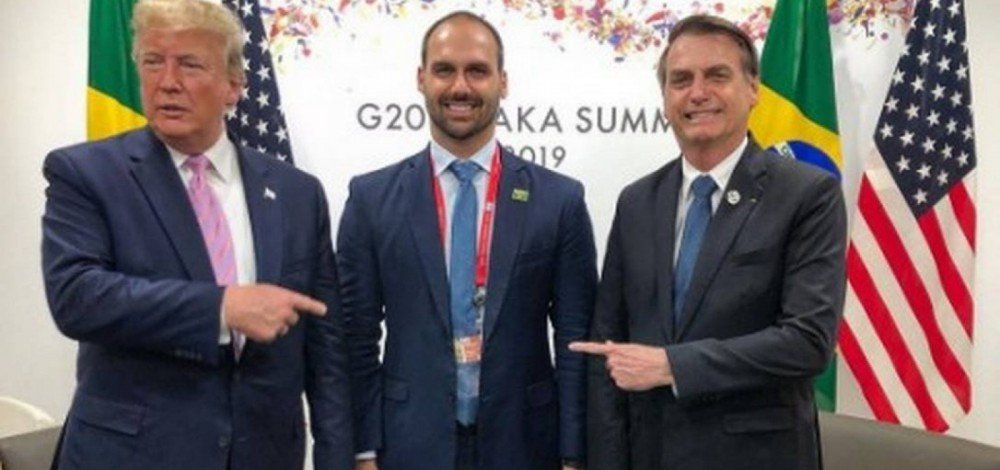 Bolsonaro admite que pode desistir da indicação de Eduardo à embaixada