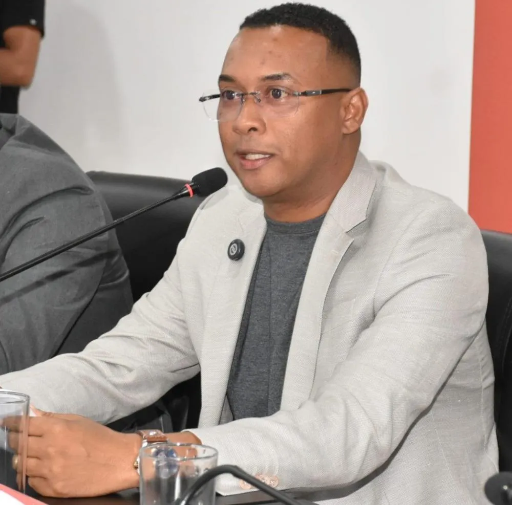 Vereador cobra atendimento presencial para solicitação de reparos na iluminação pública