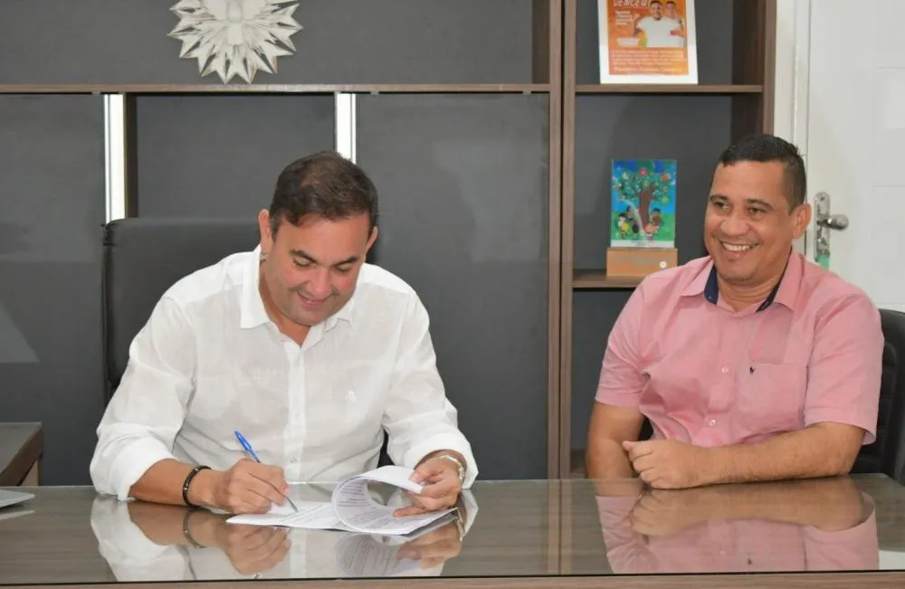 Alagoinhas - a retomada do planejamento do desenvolvimento municipal tem início com a assinatura de três importantes decretos 