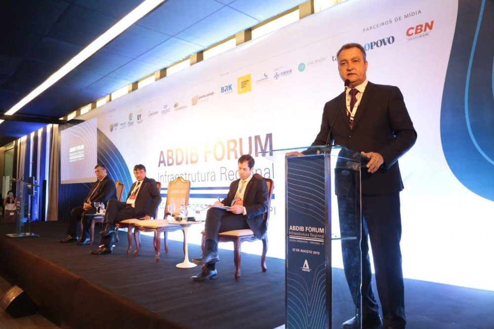 Em fórum, Rui defende união do Nordeste para atrair negócios e investimentos para a infraestrutura