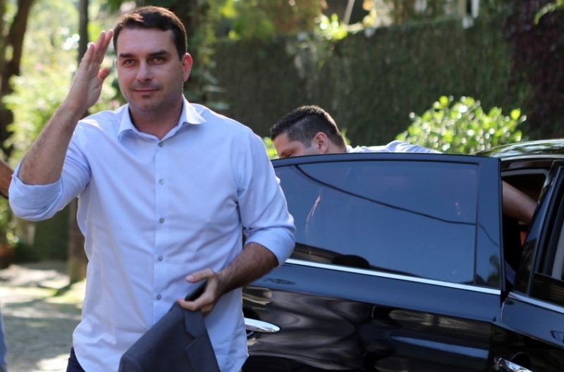 “Eu sou o pica das galáxias do Brasil agora”, diz Flávio Bolsonaro