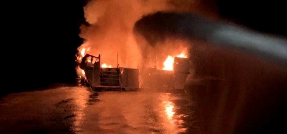 Incêndio em barco na costa da Califórnia deixa quatro mortos e 29 desaparecidos