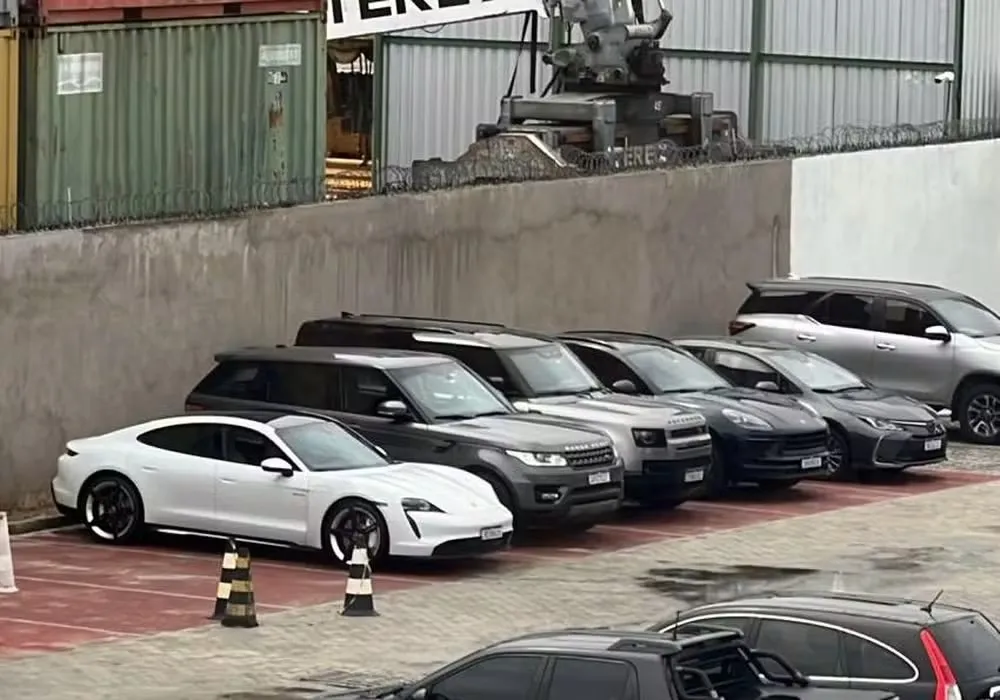 Polícia Federal apreende carros de luxo e euros em operação contra fraudes em Camaçari