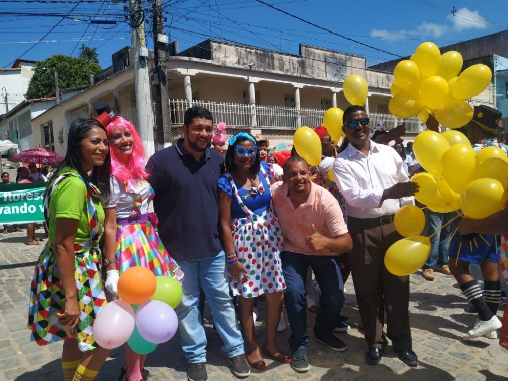 Vila da Alegria contagia a todos com muita beleza e fantasia em Aramari