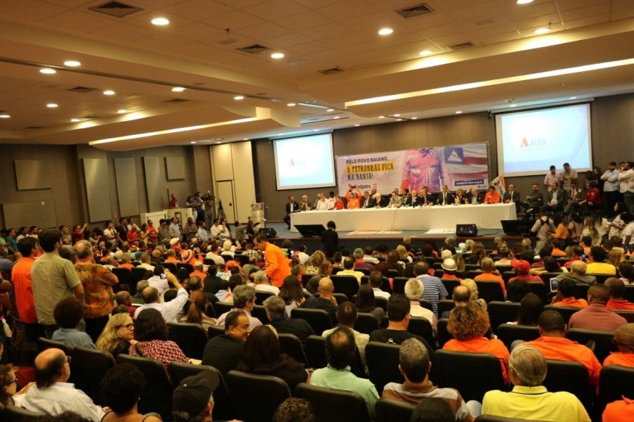 Ato em defesa da Petrobrás na Bahia reuniu cerca de 1.500 pessoas na ALBA