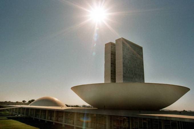 Congresso decide se mantém vetos de Bolsonaro sobre regras eleitorais