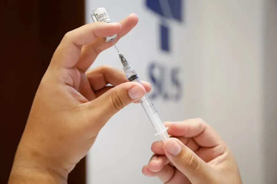 Vacina da gripe — Foto: Divulgação/Edu Kapps/SMS-Rio