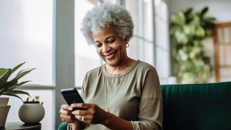 INSS começa a notificar beneficiários por WhatsApp sobre reembolso de valores descontados indevidamente