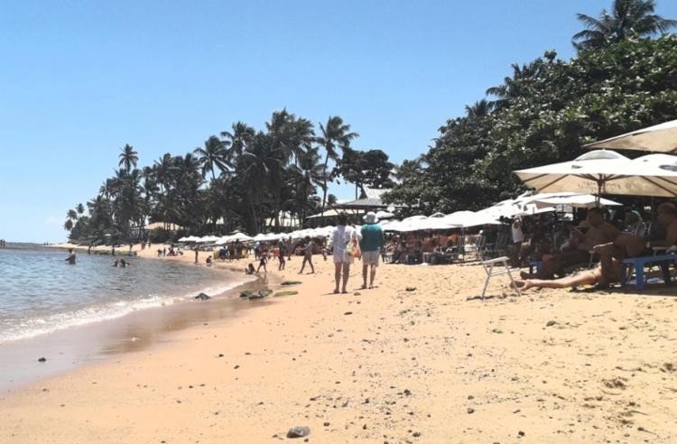 Limpeza das praias garante turismo normal no fim de semana em Mata de São João