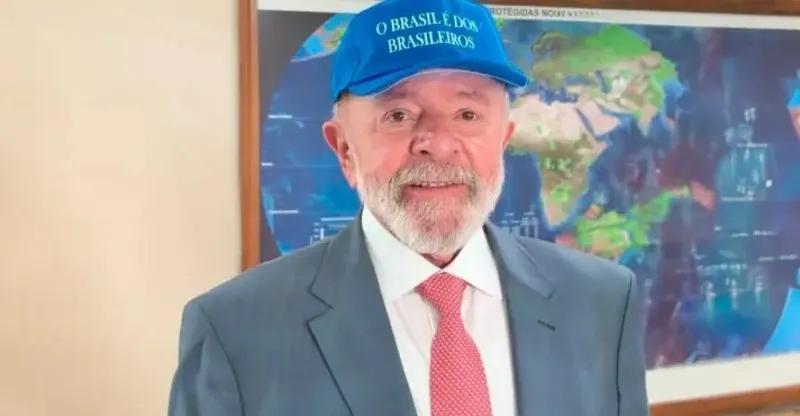 Crise entre Brasil e EUA: Trump adia tarifa de 50% e retira suco de laranja e aviões da lista