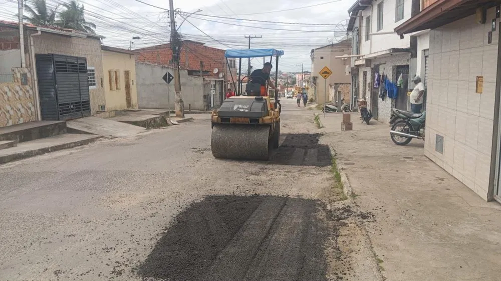 Prefeitura de Alagoinhas intensifica operação tapa-buraco em bairros da cidade
