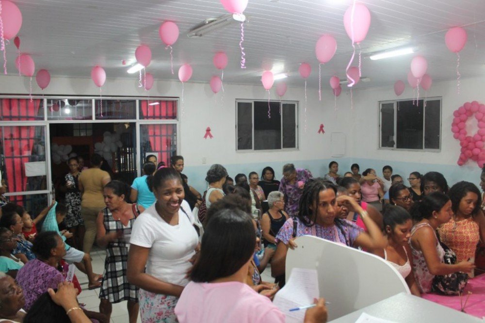 Corujão da Saúde: com ampla participação popular, ação em Alagoinhas Velha levou atendimentos médicos, odontológicos e serviços de beleza às mulheres
