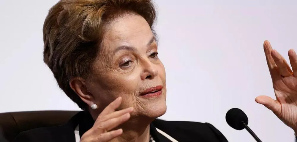 Bolsonaristas querem que Trump imponha sanções a Dilma e Padilha por atuação com o Mais Médicos