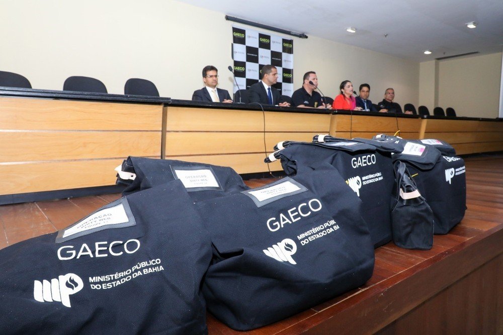 Operação contra pornografia infantil prende mais de 10 pessoas na Bahia