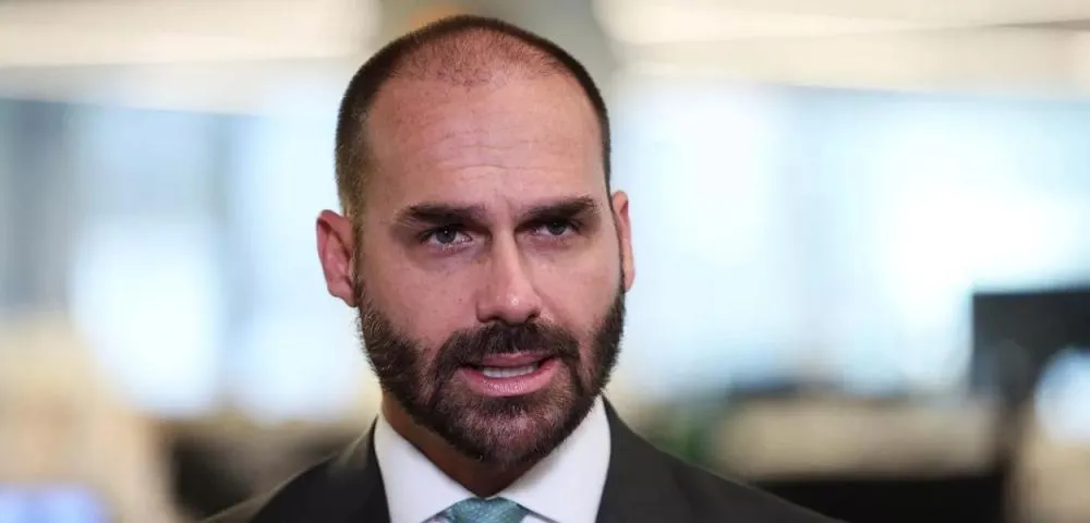 Coaf aponta suspeita de lavagem de dinheiro em movimentações de Eduardo Bolsonaro