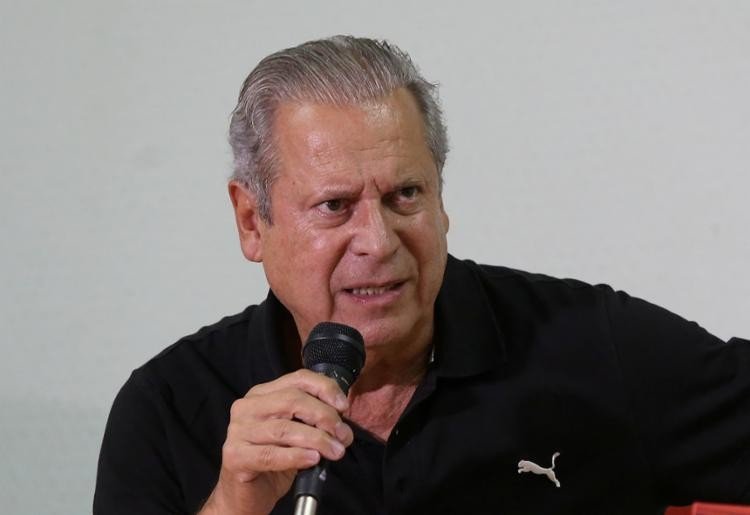 Ex-ministro petista José Dirceu é solto