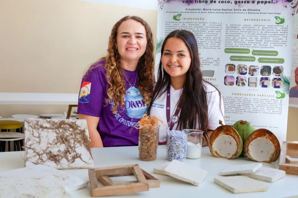 Gesso sustentável com fibra de coco: estudante baiana cria alternativa para reduzir impactos na Caatinga