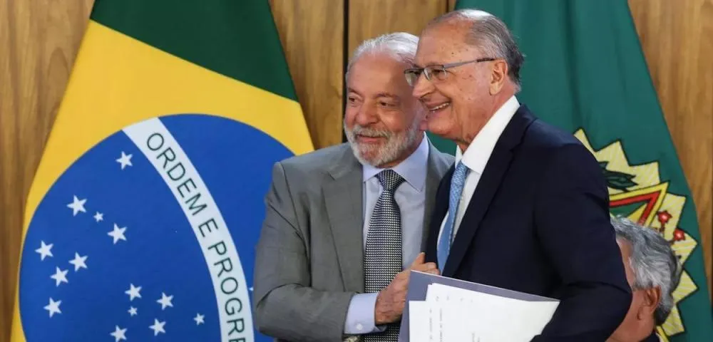 Para 40% dos brasileiros, Lula deveria disputar a reeleição em 2026, diz Quaest