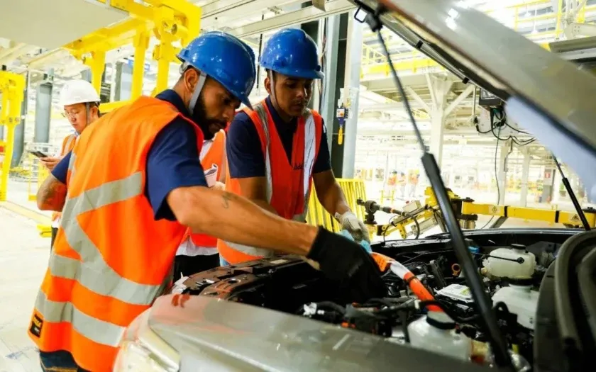 BYD abriu 365 postos de trabalho em setembro e chegou a 1,5 mil empregados na Bahia